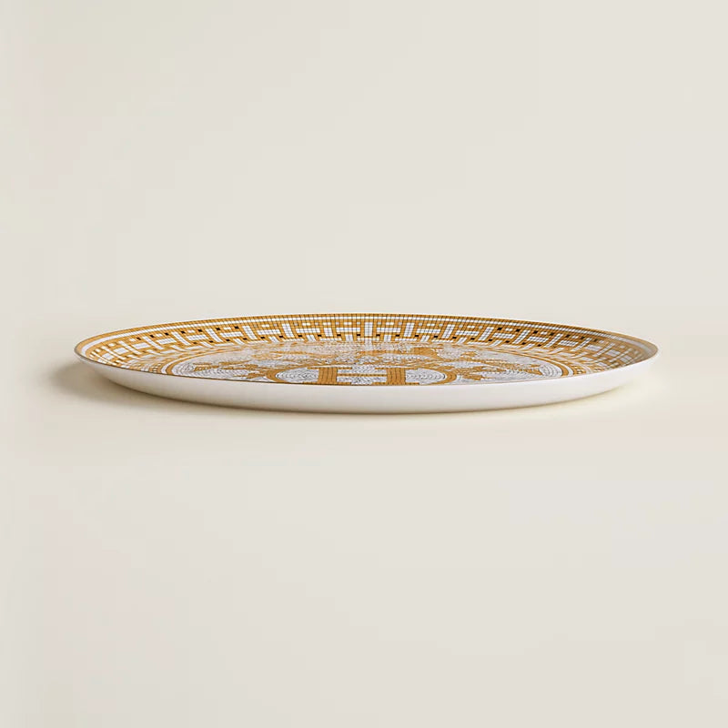 Cake plate in porcelain